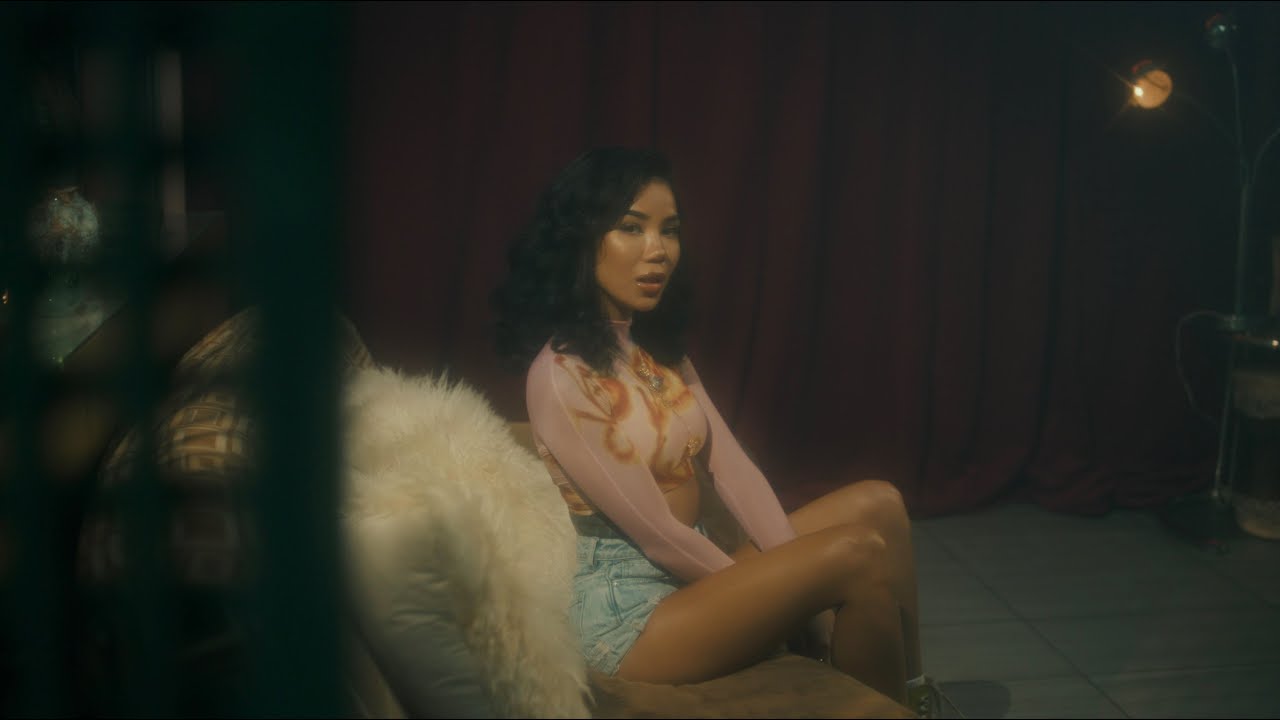 Jhene Aiko – Tryna Smoke