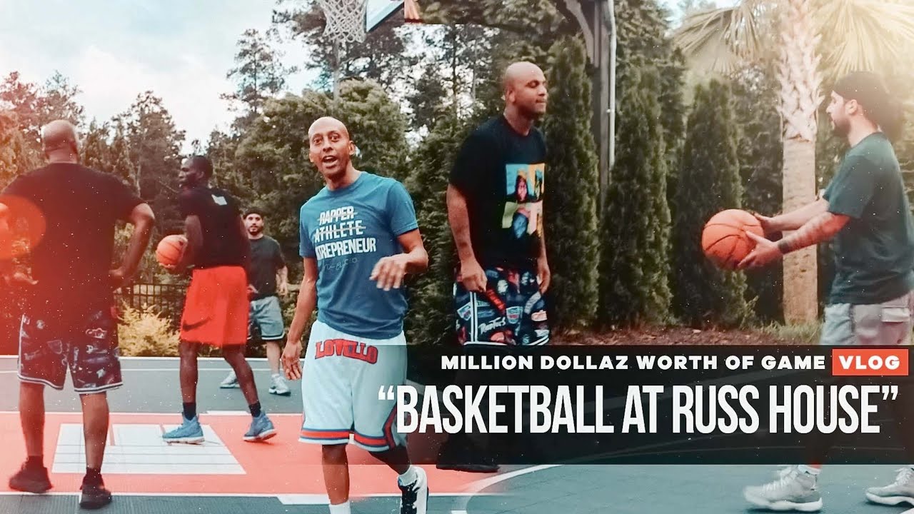 Gillie Plays Russ One on One in Basketball!