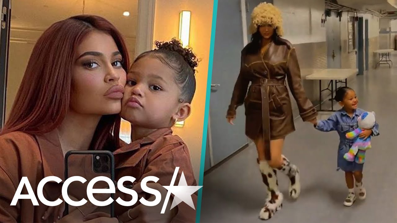Pregnant Kylie Jenner & Stormi Hold Hands At New York Fashion Week
