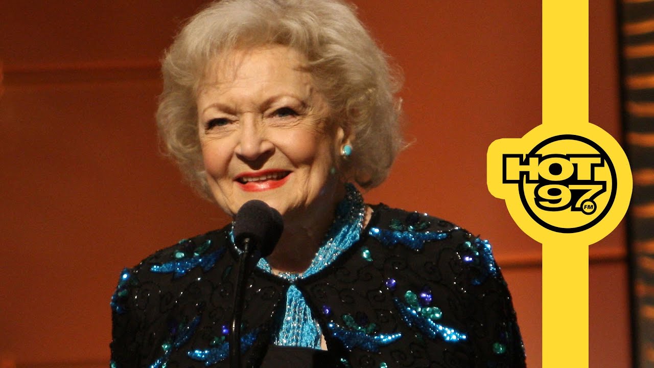 Remembering Betty White + What Happened With Antonio Brown? | Flashing Lights