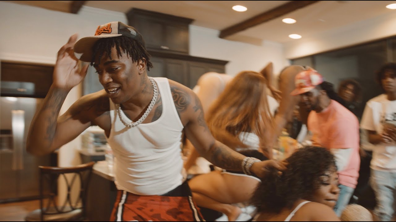 Fredo Bang – Throw It Back (Official Video)