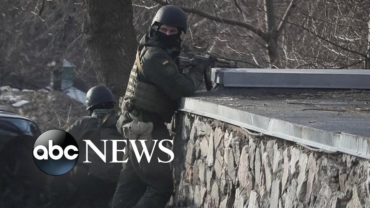 Russian troops close in on Kyiv l GMA