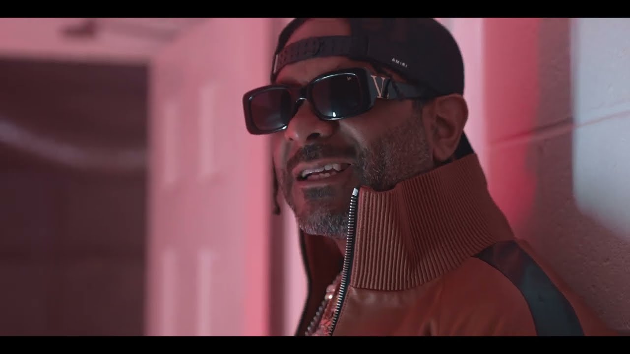 Lobby Boyz [Jim Jones & Maino] Off the Leash ft Holy (Official Music Video)