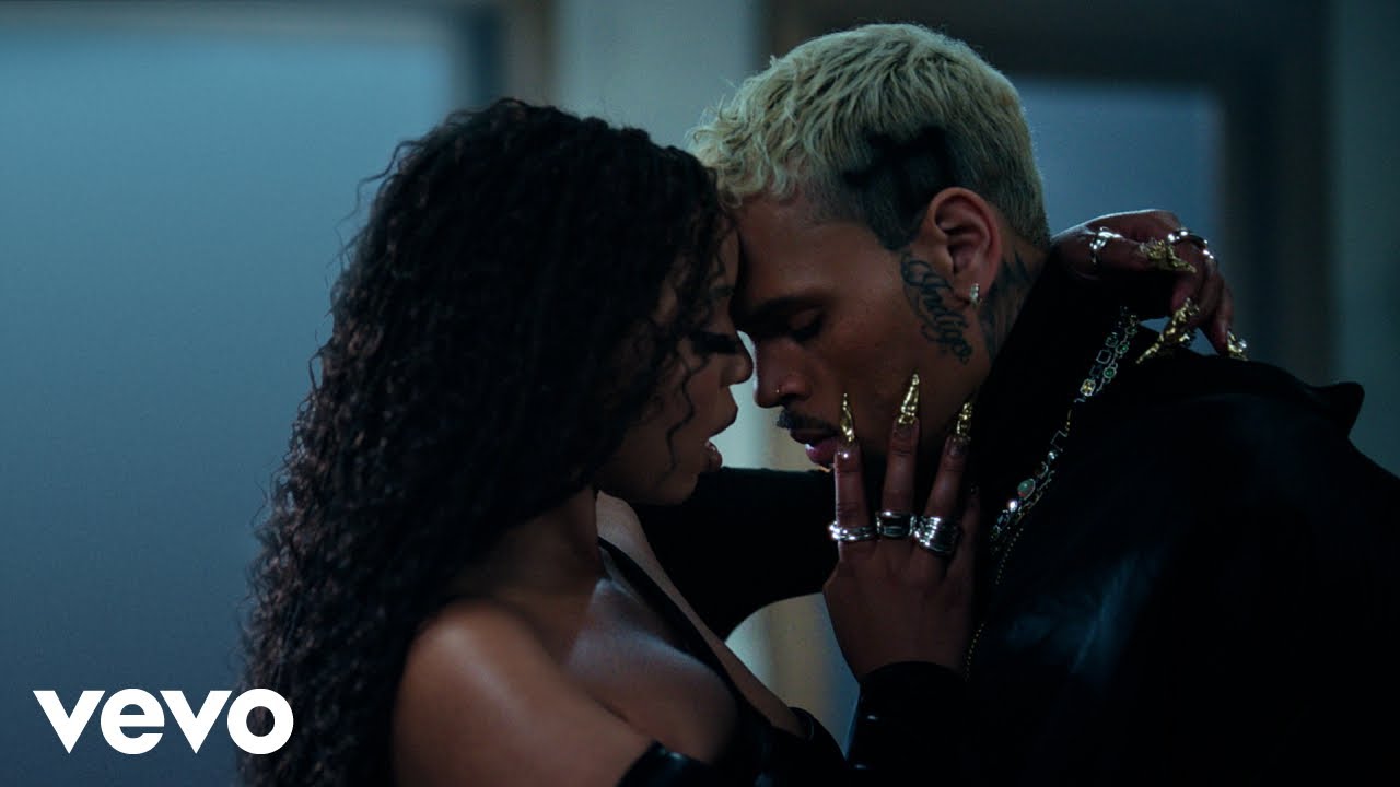 Chris Brown ft Chlöe – How Does It Feel (Official Video)