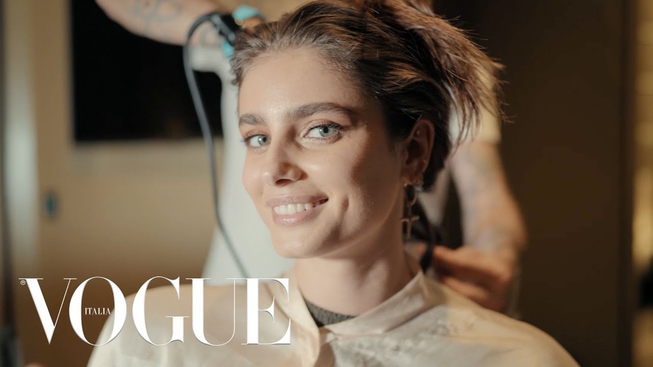 Taylor Hill Gets Ready for the Etro Show | Vogue Italia