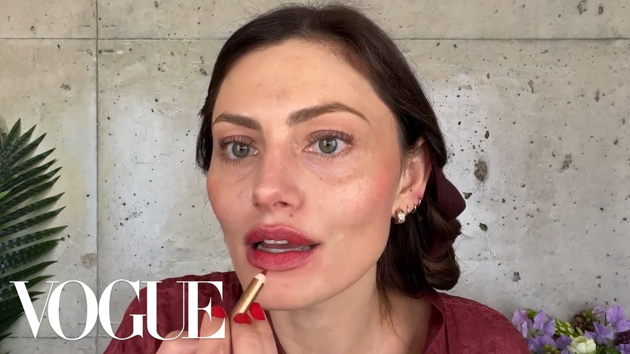 Phoebe Tonkin’s Guide to Heatless Curls and Red Lipstick | Beauty Secrets | Vogue