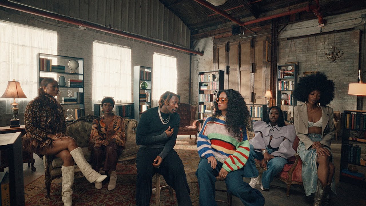 Asake & H.E.R. – Lonely At The Top (Acoustic) [Official Video]