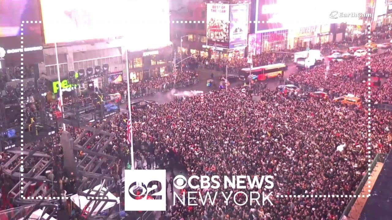 Pop-up Shakira concert held in Times Square