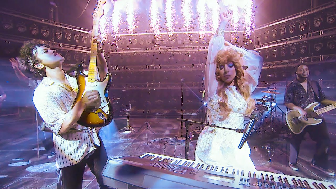 Lady Gaga, Bruno Mars – Die With A Smile (Live in Las Vegas)